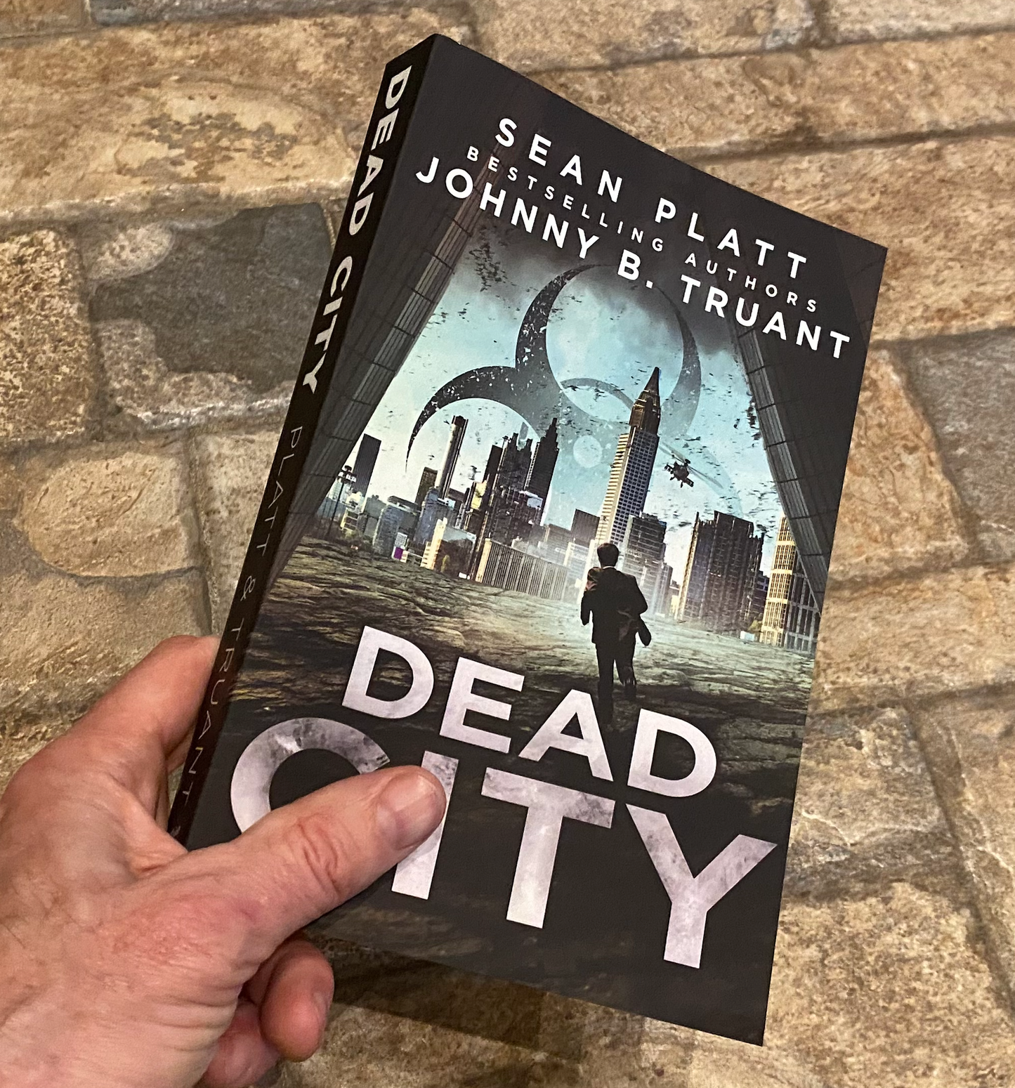 Dead City - Paperback